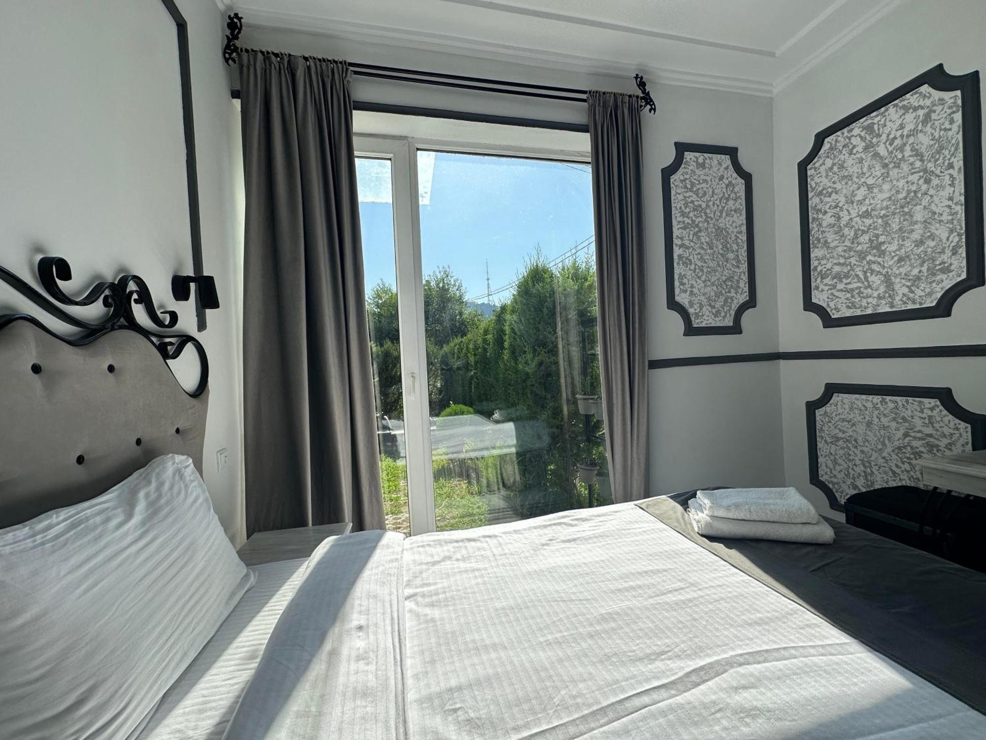 Hotel The One Boutique Tbilisi Esterno foto