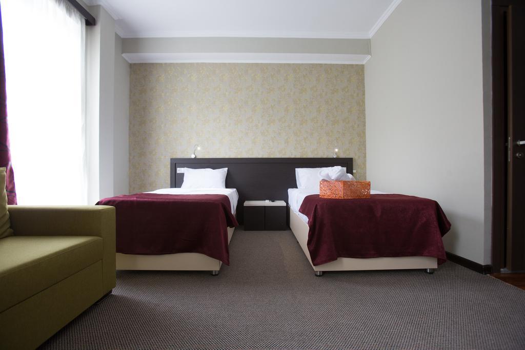 Hotel The One Boutique Tbilisi Esterno foto