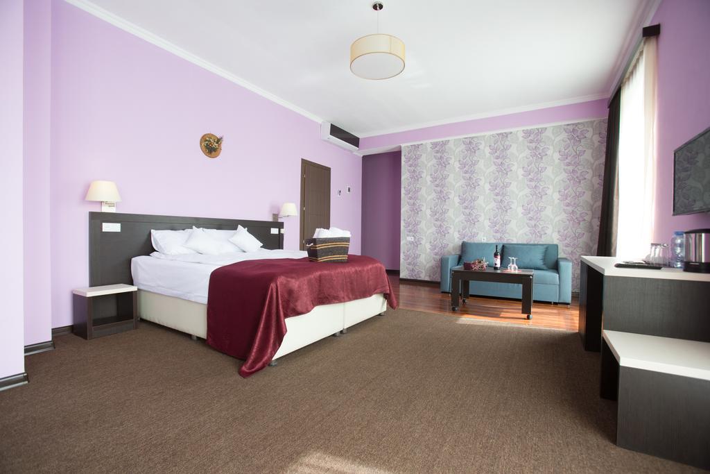 Hotel The One Boutique Tbilisi Esterno foto