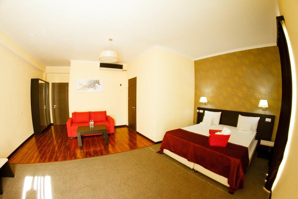 Hotel The One Boutique Tbilisi Esterno foto